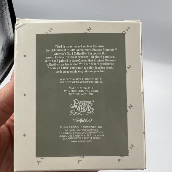 Vintage Precious Moments Enesco 1998 PMI Peace On Earth Christmas Figurine - Picture 8 of 8